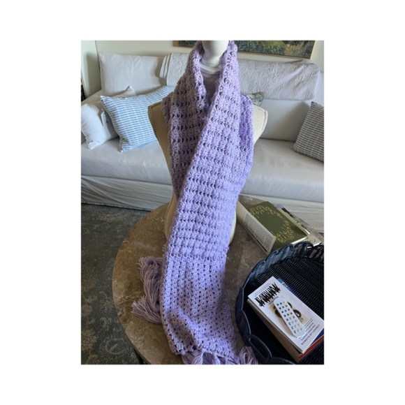Chunky crochet knit fringed long lavender wrap scarf neck warmer - Picture 5 of 7